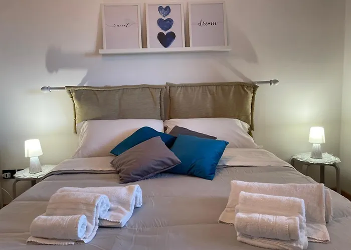 Aurelia Sweet House